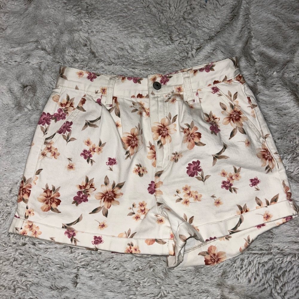 American Eagle Mom Short Jean shorts Size 6